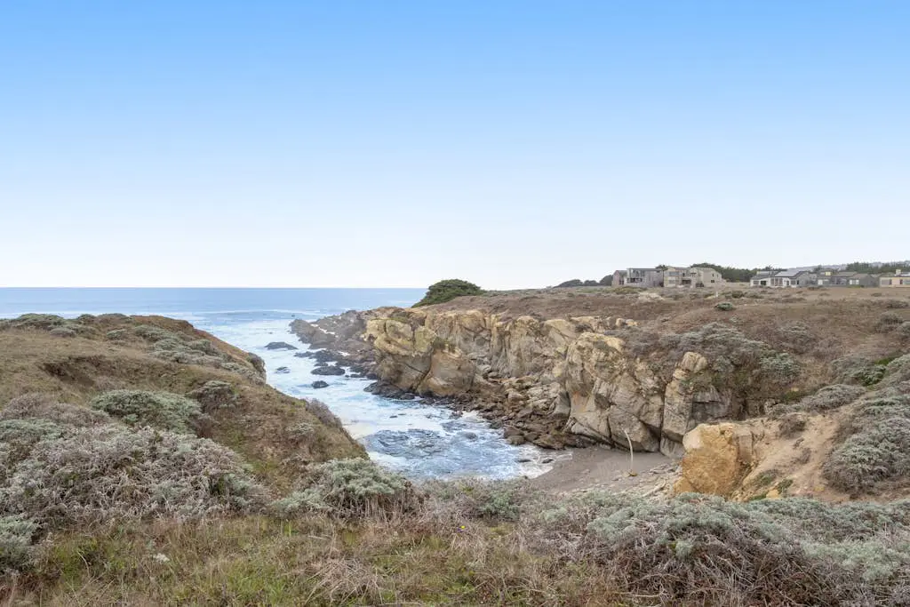 White Waters - Oceanfront seaside home with balcony & sweeping ocean views