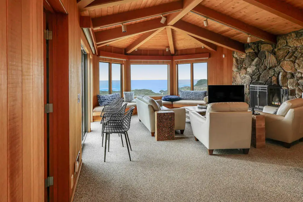 White Waters - Oceanfront seaside home with balcony & sweeping ocean views