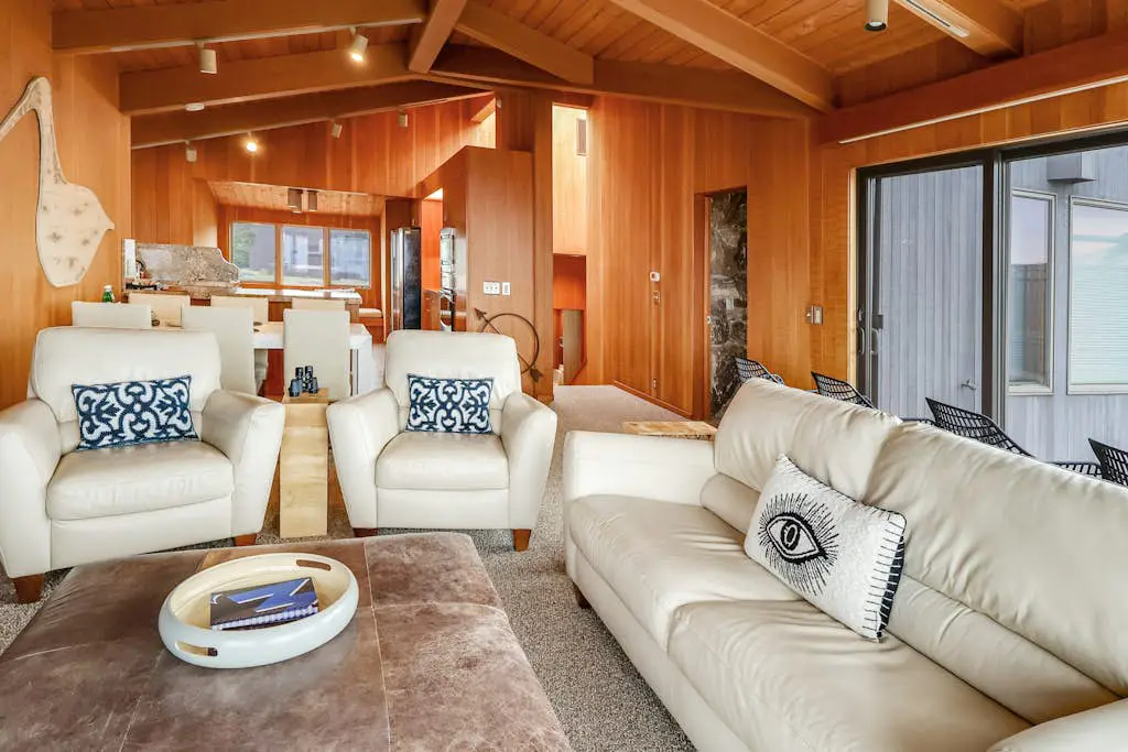 White Waters - Oceanfront seaside home with balcony & sweeping ocean views