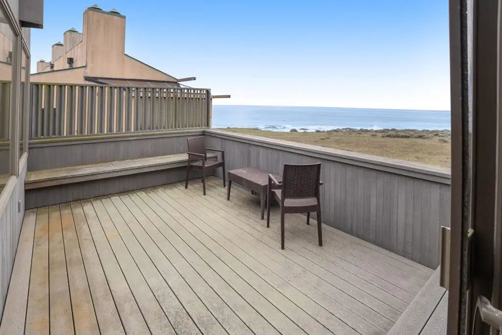 White Waters - Oceanfront seaside home with balcony & sweeping ocean views