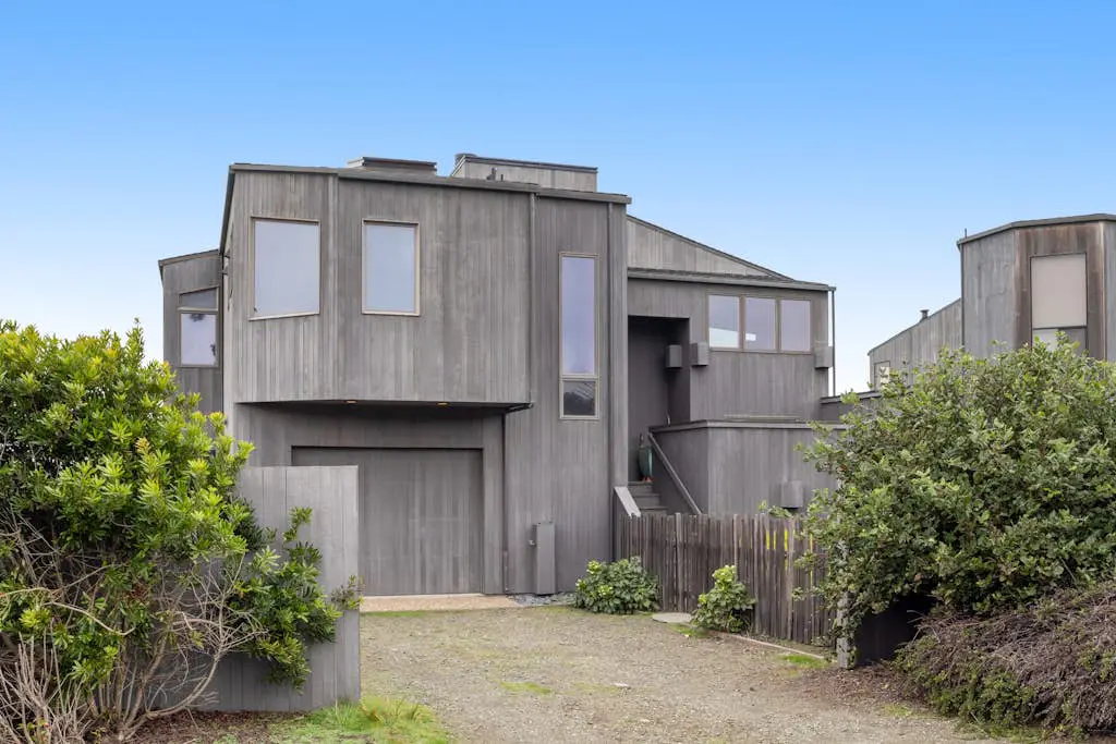 White Waters - Oceanfront seaside home with balcony & sweeping ocean views