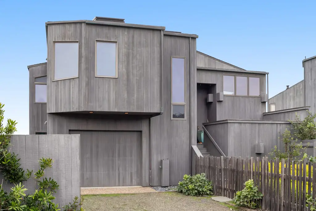 White Waters - Oceanfront seaside home with balcony & sweeping ocean views