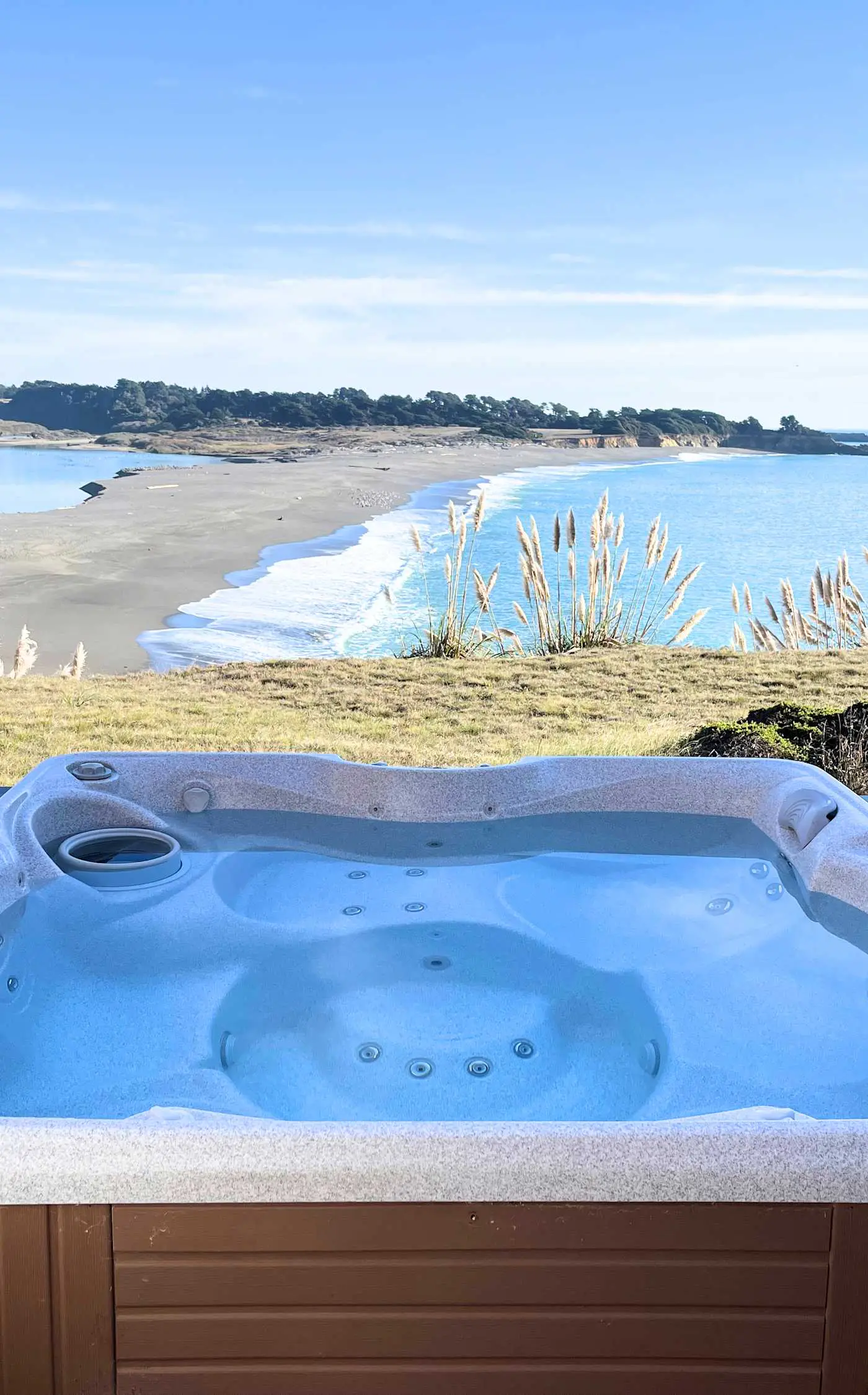 Pacific Bliss Haven - Luxury oceanfront home with 270-degree views, hot tub & 2 fireplaces