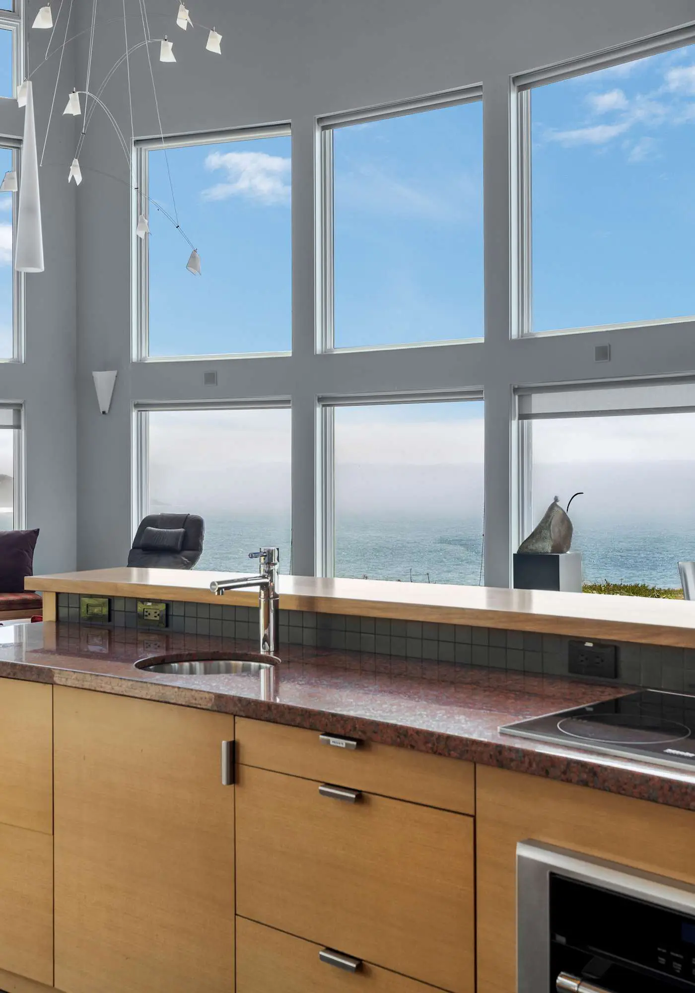Pacific Bliss Haven - Luxury oceanfront home with 270-degree views, hot tub & 2 fireplaces