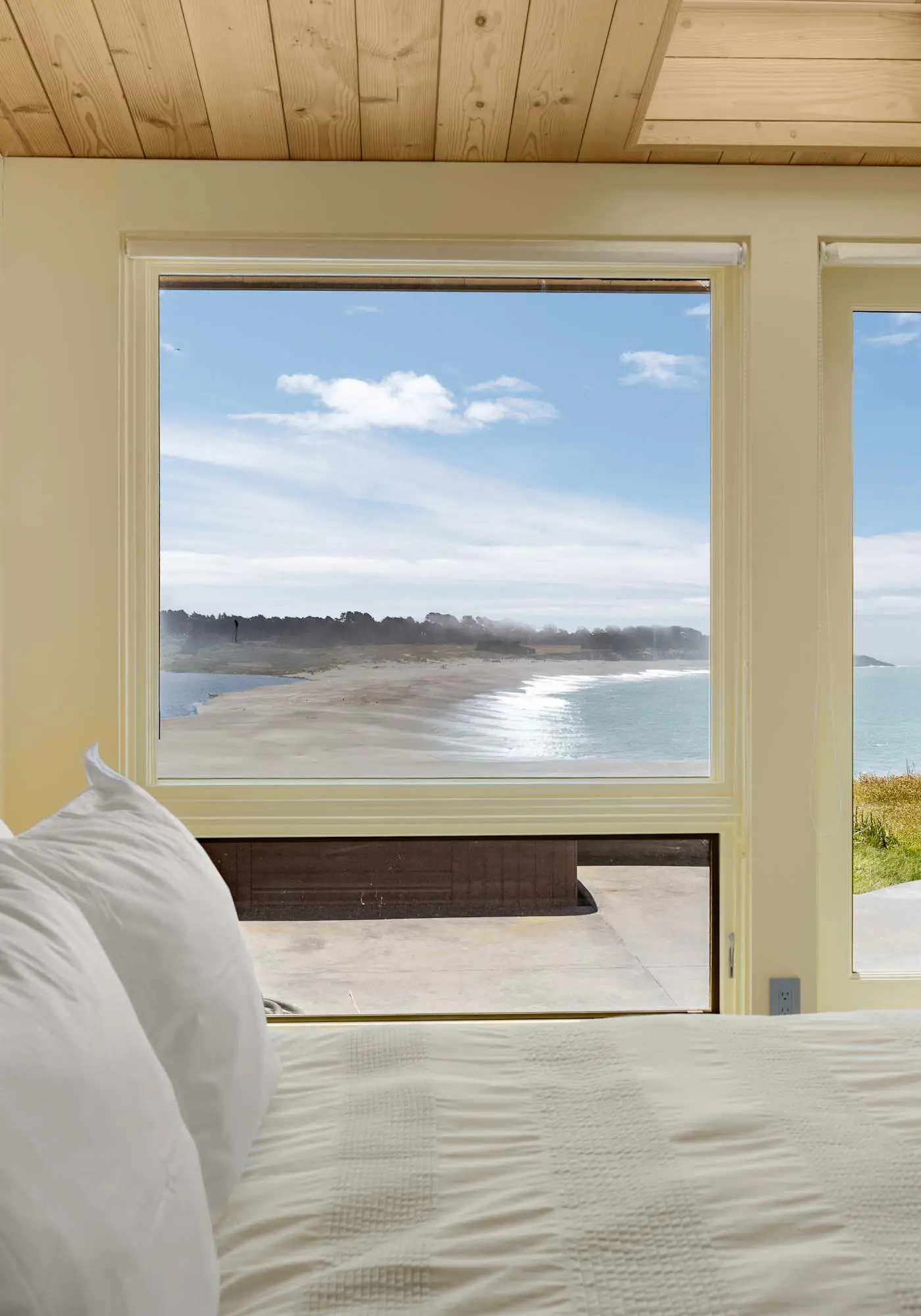 Pacific Bliss Haven - Luxury oceanfront home with 270-degree views, hot tub & 2 fireplaces
