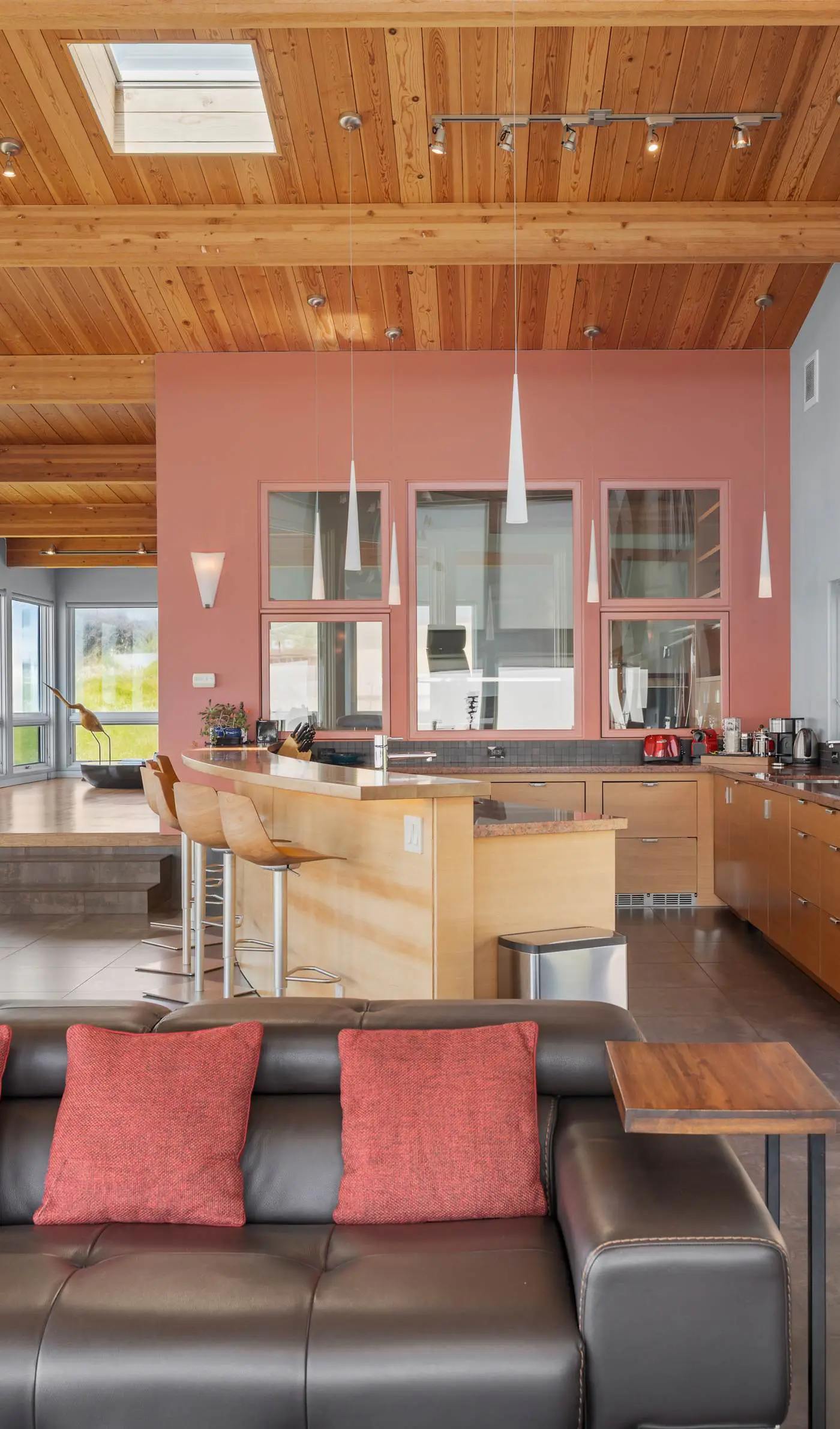 Pacific Bliss Haven - Luxury oceanfront home with 270-degree views, hot tub & 2 fireplaces