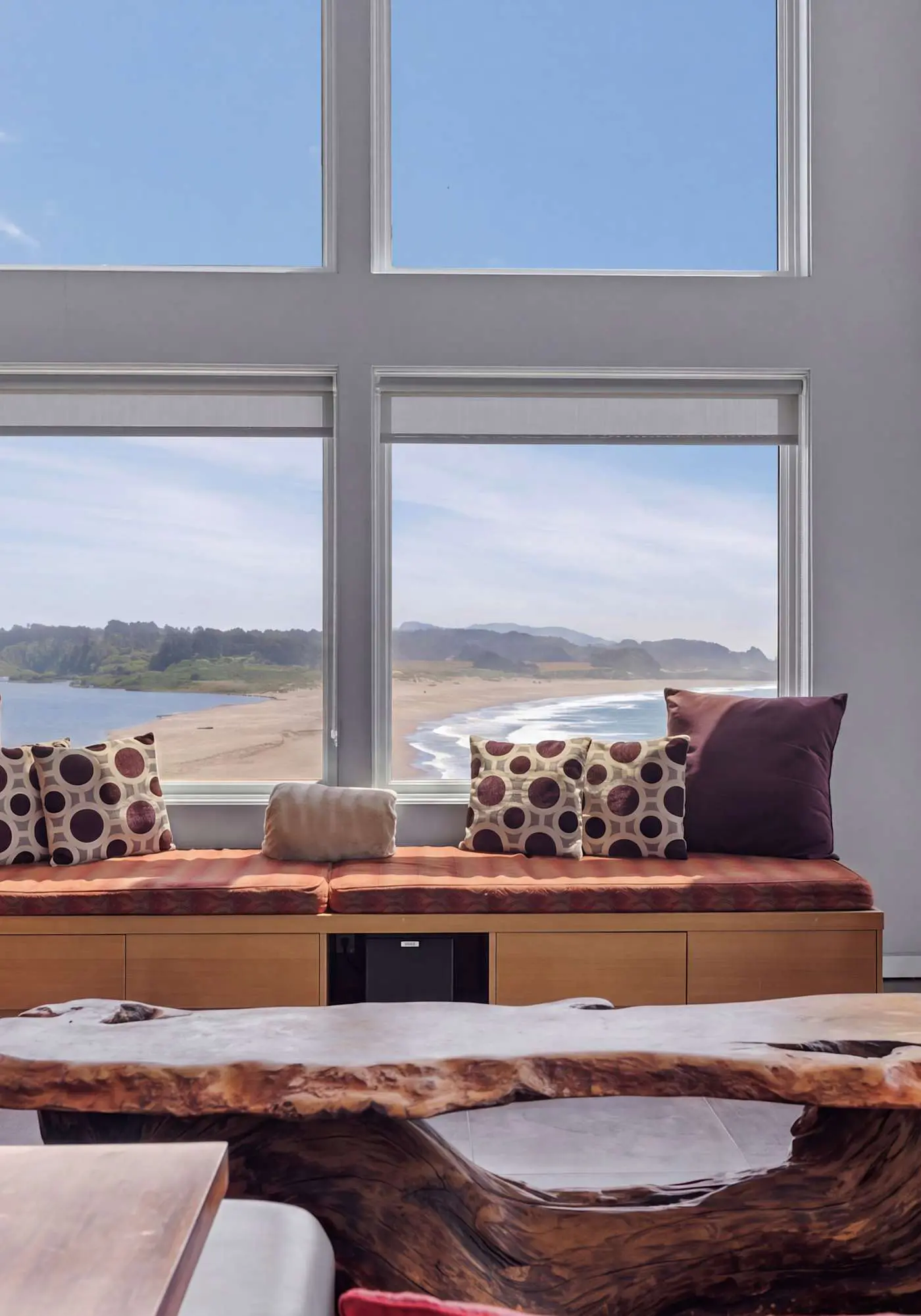 Pacific Bliss Haven - Luxury oceanfront home with 270-degree views, hot tub & 2 fireplaces