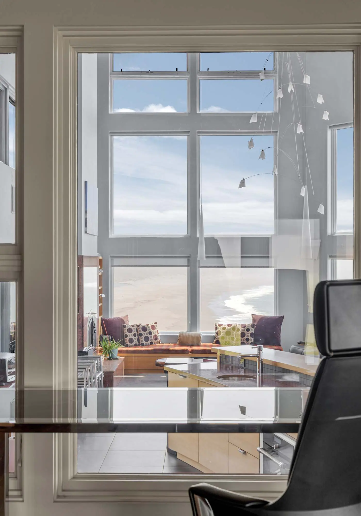 Pacific Bliss Haven - Luxury oceanfront home with 270-degree views, hot tub & 2 fireplaces