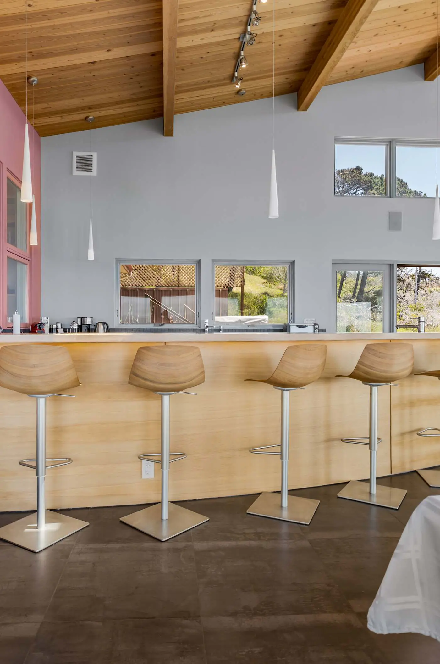 Pacific Bliss Haven - Luxury oceanfront home with 270-degree views, hot tub & 2 fireplaces