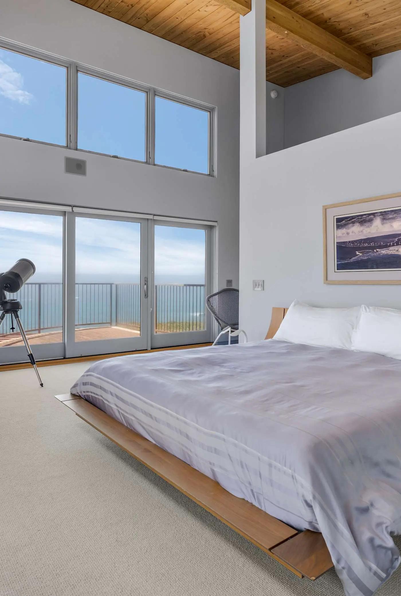 Pacific Bliss Haven - Luxury oceanfront home with 270-degree views, hot tub & 2 fireplaces