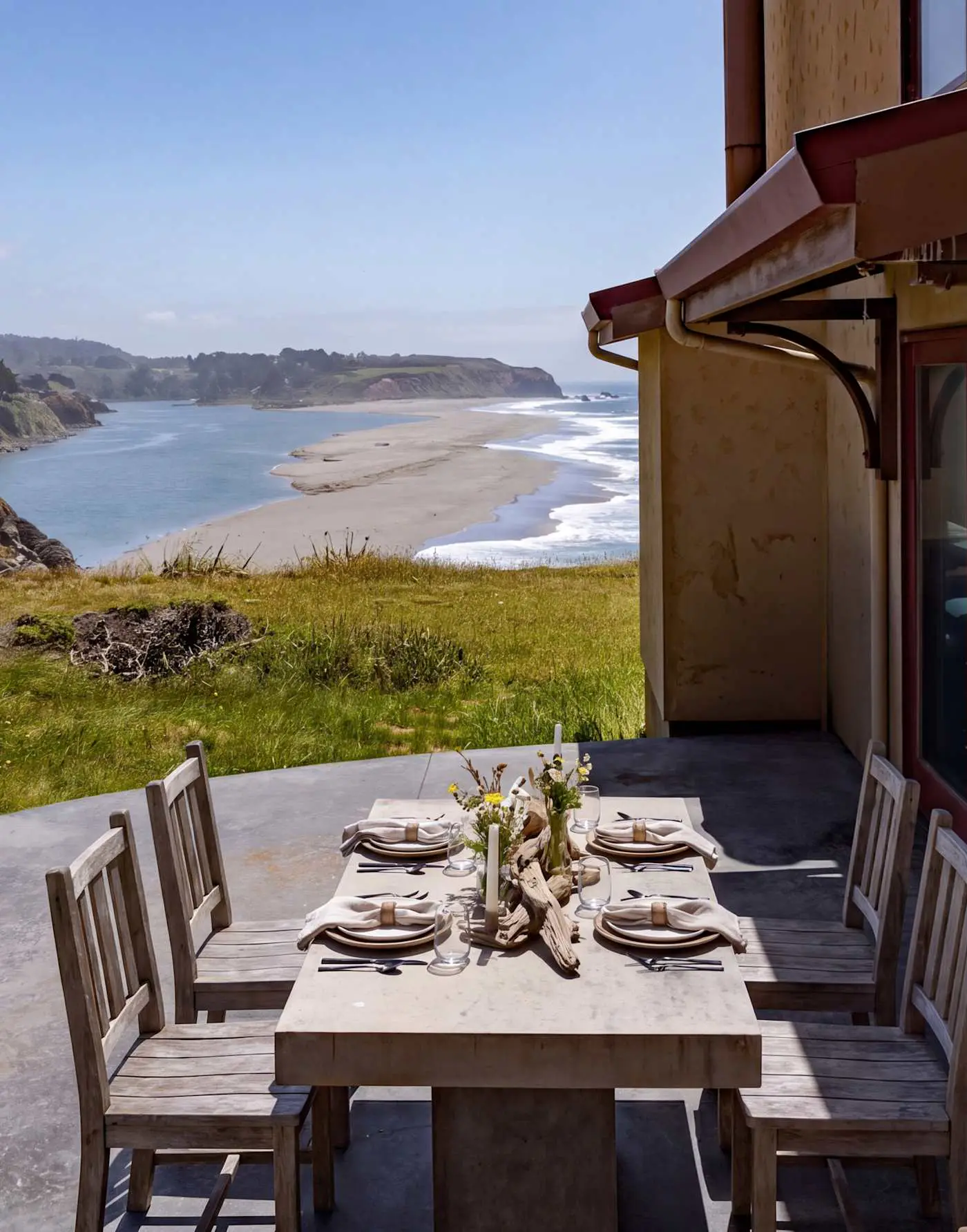 Pacific Bliss Haven - Luxury oceanfront home with 270-degree views, hot tub & 2 fireplaces
