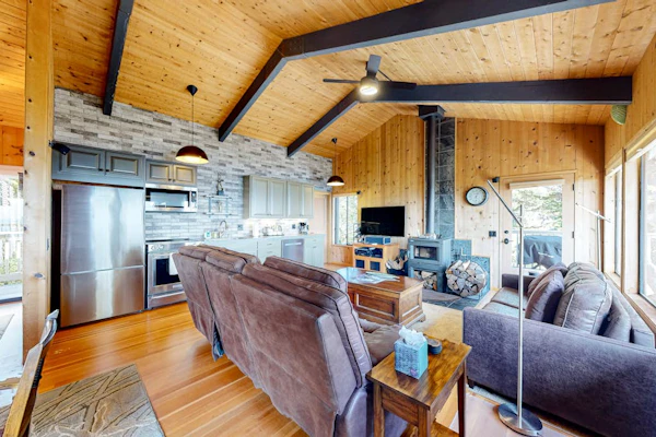 Updated home with ocean views, private hot tub, fire table, outdoor kitchen