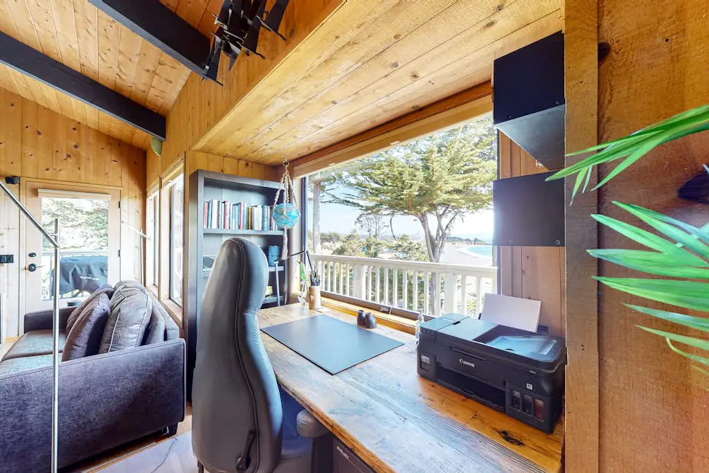Eagle's Landing - Main House - Updated home with ocean views, private hot tub, fire table, outdoor kitchen