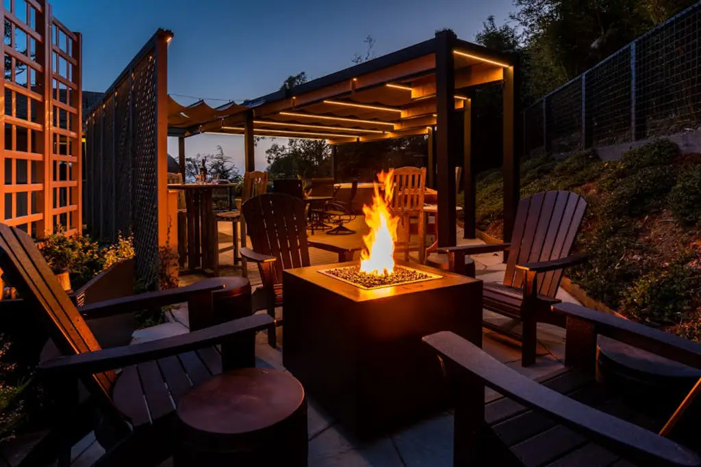 Eagle's Landing - Main House - Updated home with ocean views, private hot tub, fire table, outdoor kitchen