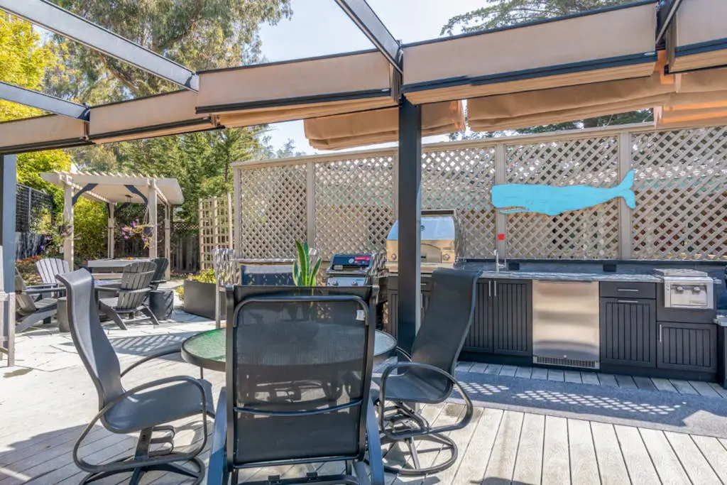 Eagle's Landing - Main House - Updated home with ocean views, private hot tub, fire table, outdoor kitchen