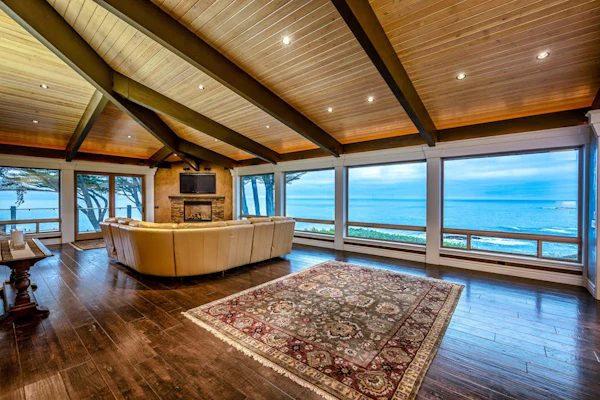 Blufftop home with hot tub & forever oceanfront views & private cottage
