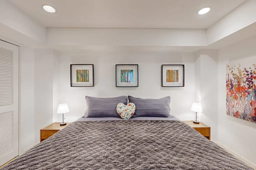 Forested home with deck & grill near the Lodge, dogs welcome