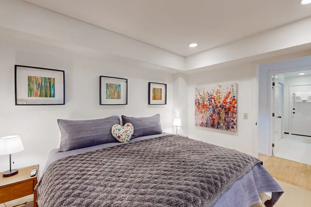 Forested home with deck & grill near the Lodge, dogs welcome