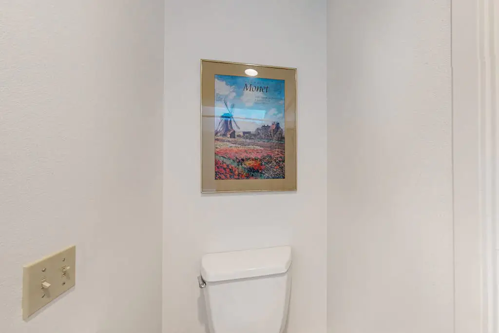 Forested home with deck & grill near the Lodge, dogs welcome