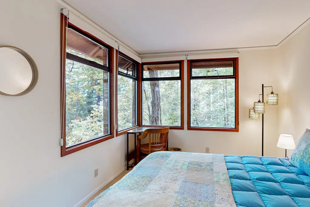 Forested home with deck & grill near the Lodge, dogs welcome