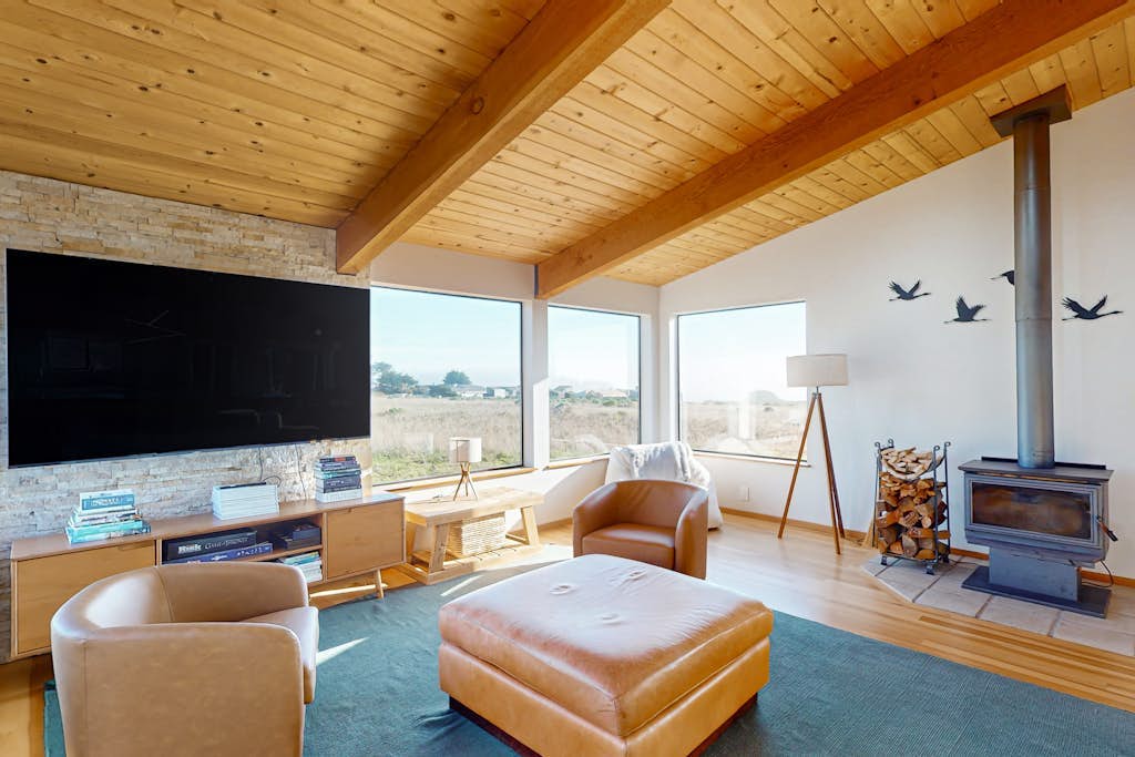 Coffee by the Sea - Ocean-view meadow home with private hot tub, dogs welcome