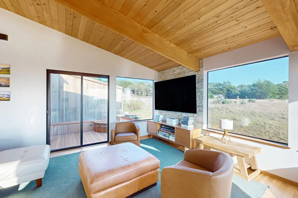 Coffee by the Sea - Ocean-view meadow home with private hot tub, dogs welcome