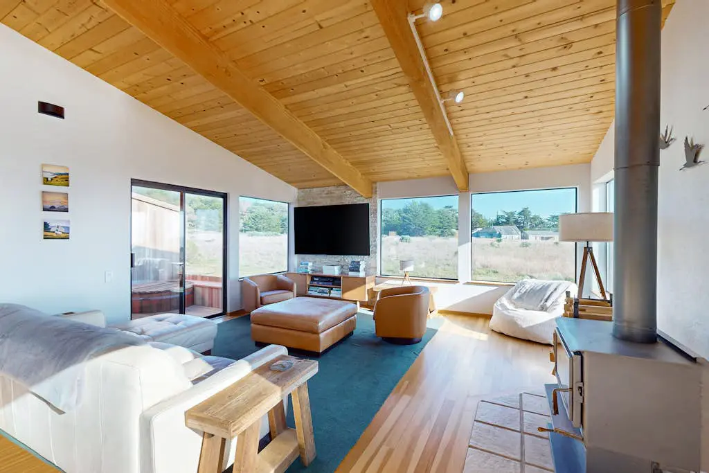 Coffee by the Sea - Ocean-view meadow home with private hot tub, dogs welcome