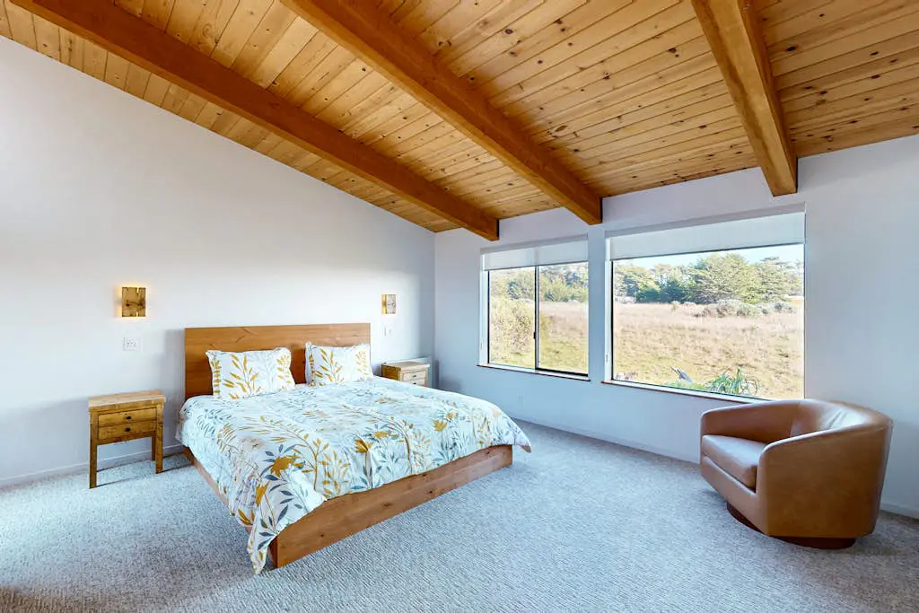 Coffee by the Sea - Ocean-view meadow home with private hot tub, dogs welcome