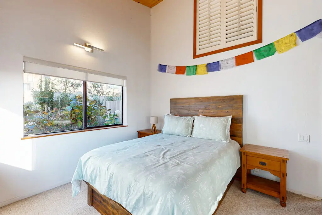 Coffee by the Sea - Ocean-view meadow home with private hot tub, dogs welcome