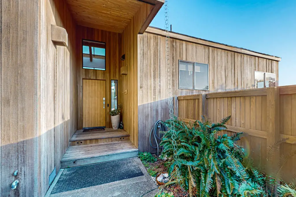 Coffee by the Sea - Ocean-view meadow home with private hot tub, dogs welcome