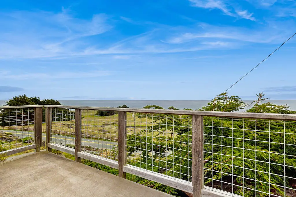 Seascape Gualala - Gualala home with ocean views, Viking kitchen & gas fireplaces
