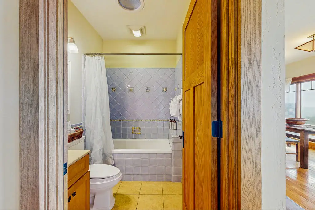 Seascape Gualala - Gualala home with ocean views, Viking kitchen & gas fireplaces