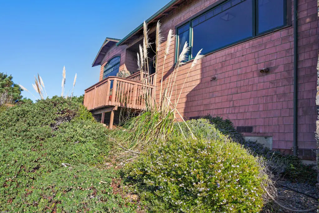 Seascape Gualala - Gualala home with ocean views, Viking kitchen & gas fireplaces
