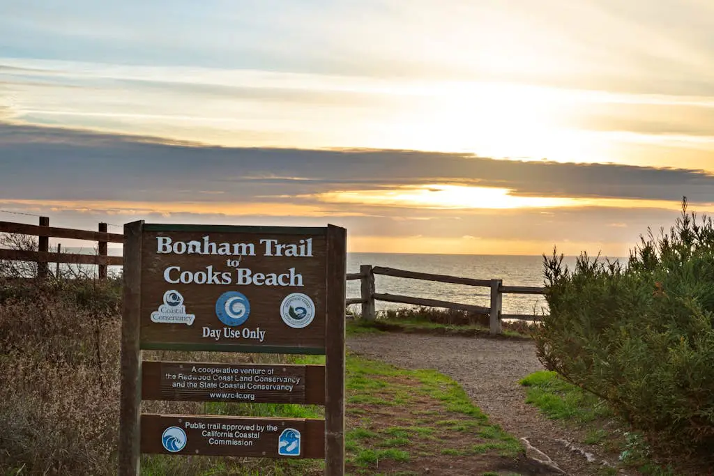 Seascape Gualala - Gualala home with ocean views, Viking kitchen & gas fireplaces