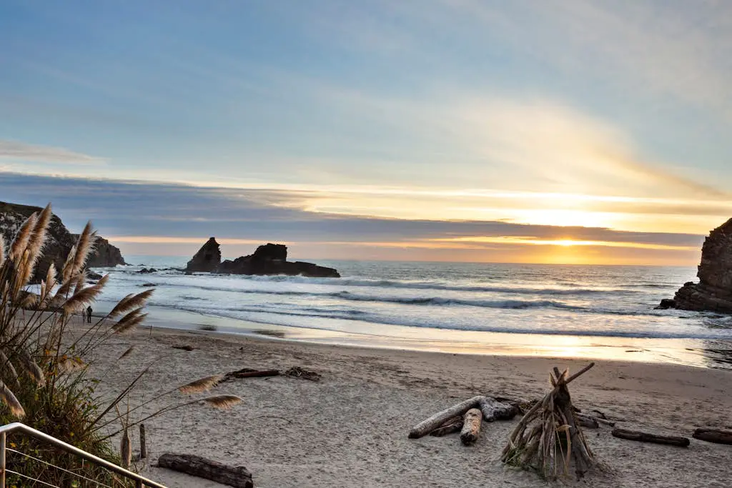 Seascape Gualala - Gualala home with ocean views, Viking kitchen & gas fireplaces