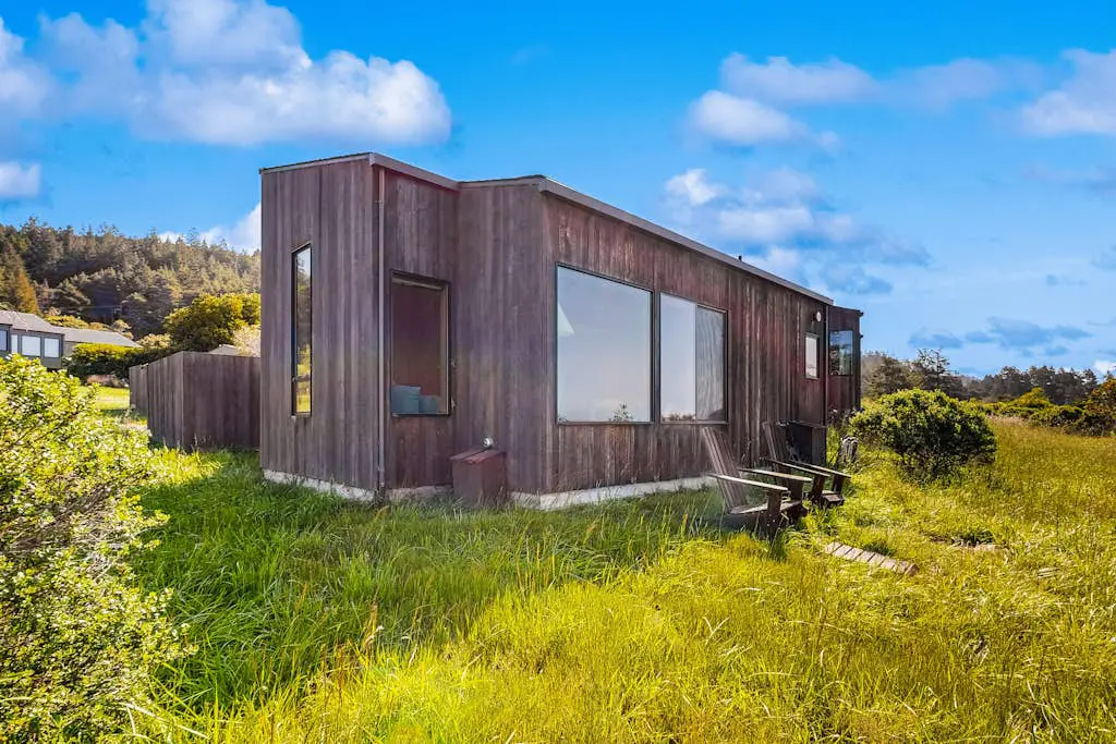 Ocean-view meadow studio near Shell Beach