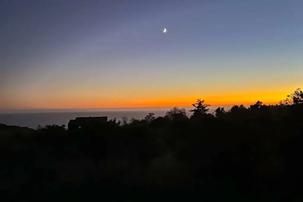 Ocean-view meadow studio near Shell Beach