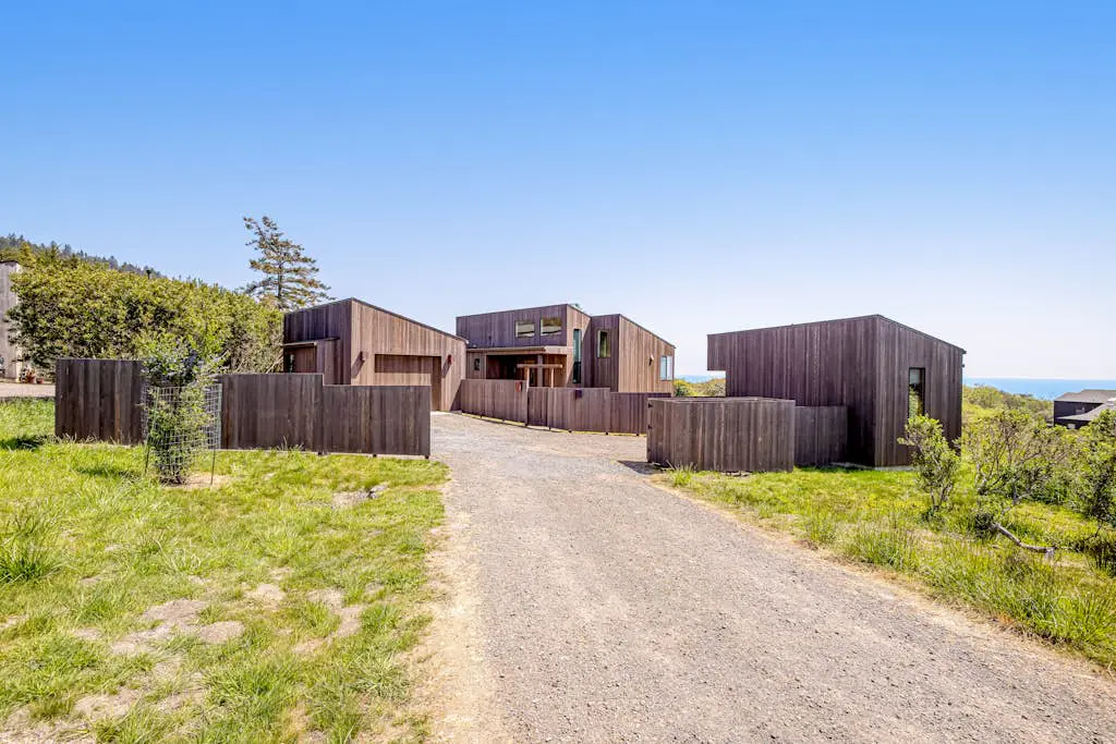 Ocean-view meadow studio near Shell Beach