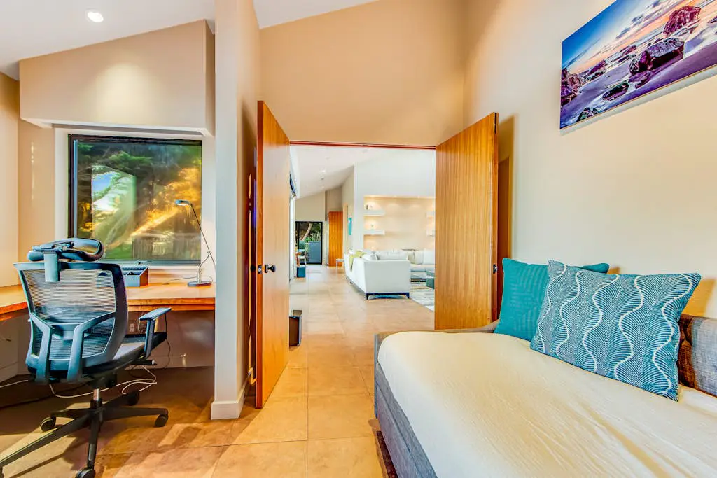 Seaspray - Oceanfront home with fireplace, EV charger & ocean views