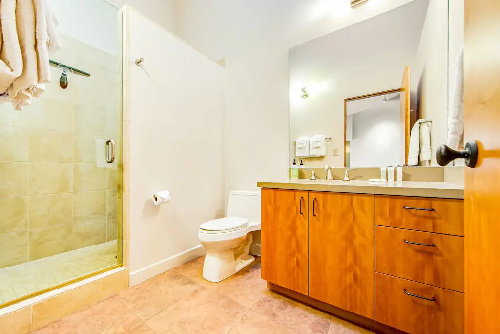 Seaspray - Oceanfront home with fireplace, EV charger & ocean views