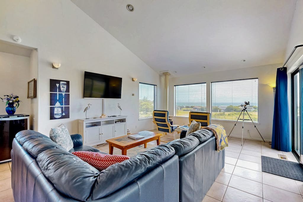 Casa Del Mar - Ocean-view Sea Ranch home with private hot tub & fireplace