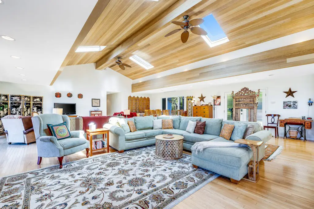 Voyagers Paradise - Ocean View Home with Private Hot Tub, Deck & Fireplace - Walk to Cooks Beach