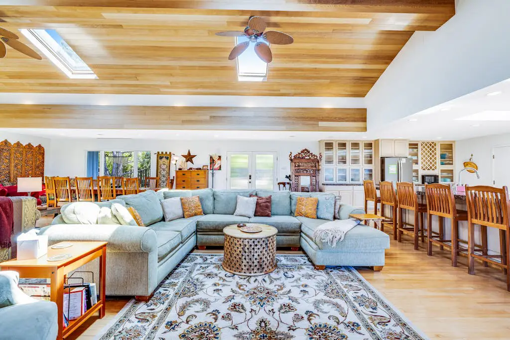 Voyagers Paradise - Ocean View Home with Private Hot Tub, Deck & Fireplace - Walk to Cooks Beach