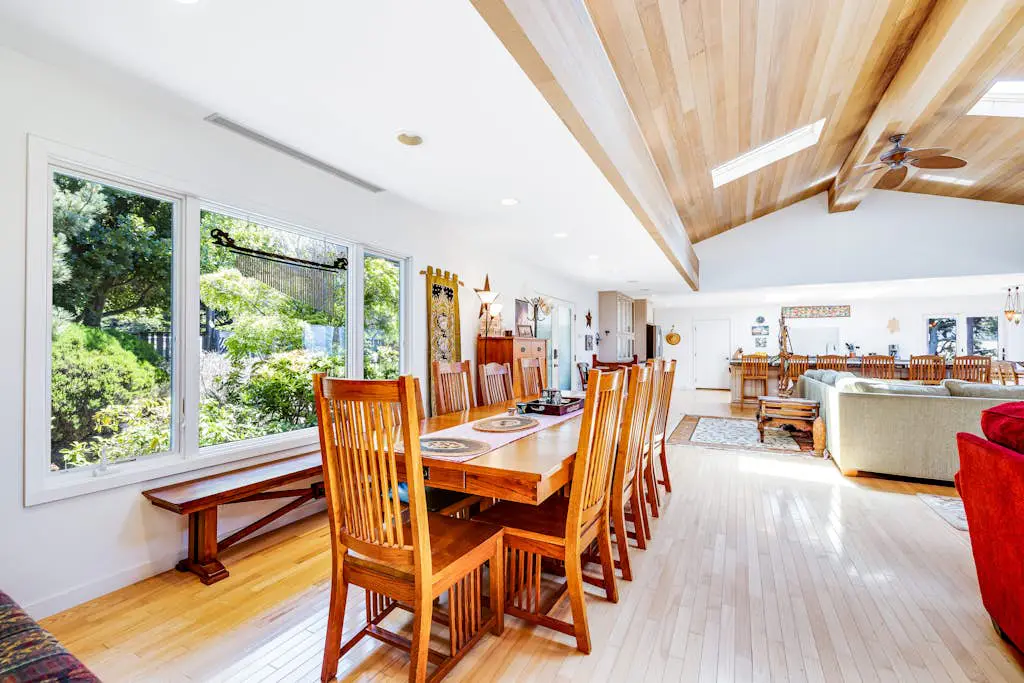 Voyagers Paradise - Ocean View Home with Private Hot Tub, Deck & Fireplace - Walk to Cooks Beach