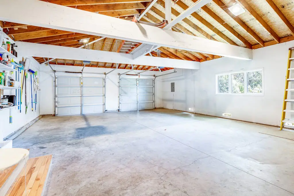 Voyagers Paradise - Ocean View Home with Private Hot Tub, Deck & Fireplace - Walk to Cooks Beach