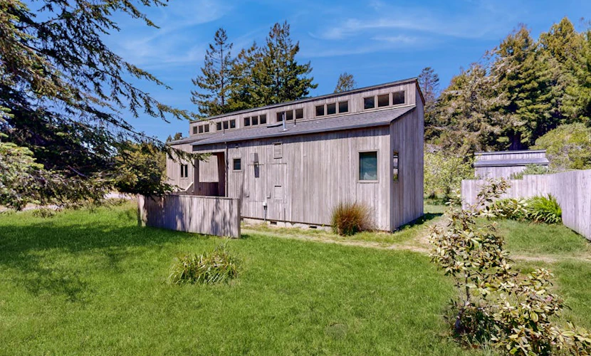 Hand-Built Home w/ Deck, WiFi & Shared Pool/Tennis - Close to Bluff Trail, Golf