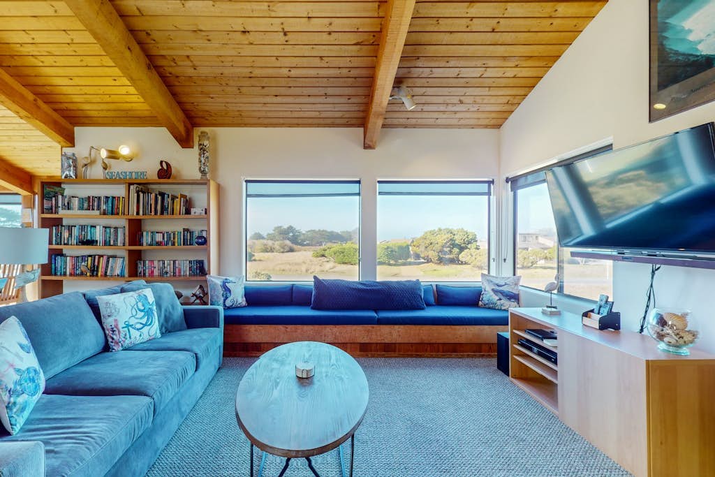 Start the day with meadow views and end it with a sunset that turns the sky electric. Bring your pup -- dogs love the bluff trails here. A warm fire and meadow views anchor cozy evenings in. Room for 6 in this 3-bedroom home. Sea Ranch community pools, tennis courts, and the Lodge are nearby. Whale watching, sunset hikes, and starlit skies -- the coast is calling. Watch the fog roll in from the deck as the coastline disappears and reappears like magic.