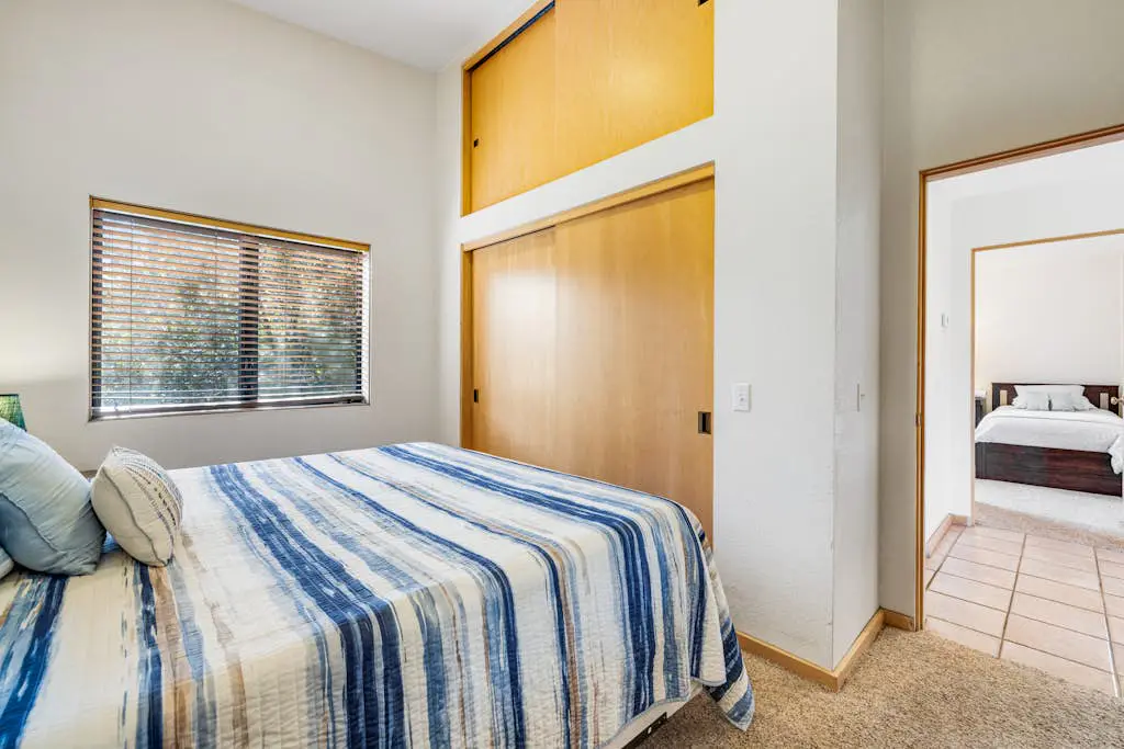 Aloha House - William Brunner-designed home with private hot tub, dogs welcome