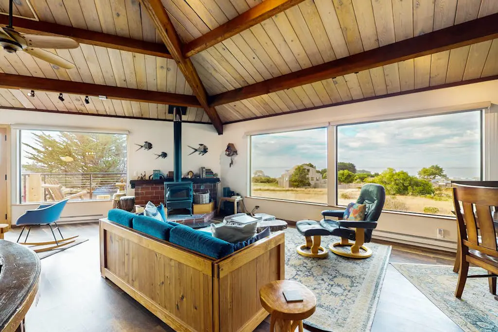 Seas the Day - Newly remodeled hexagon home with hot tub, dogs welcome