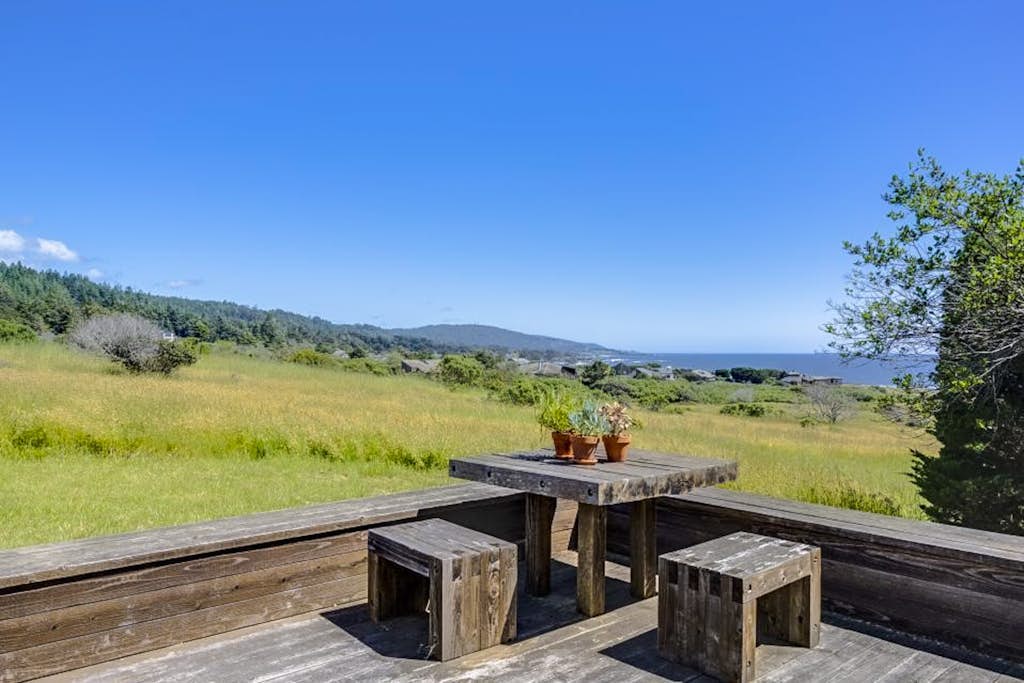 Lovely home close to beach - ocean views, pools & golf, level 2 electric charger